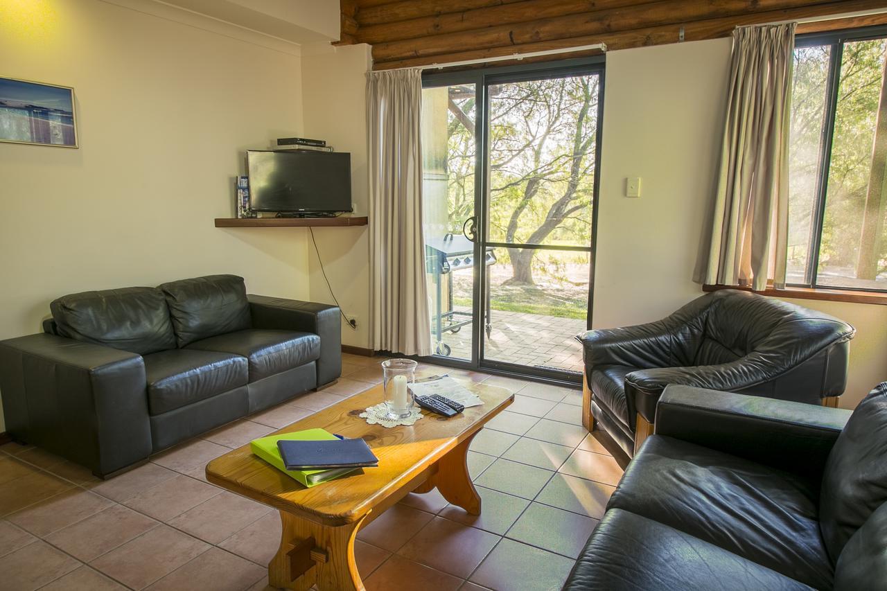 Wyadup Brook Cottages ยัลลิงอัพ ภายนอก รูปภาพ